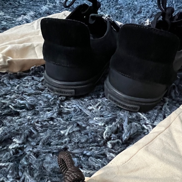 Louis Vuitton Damier Aventure Graphite Sneakers - Picture 3 of 7